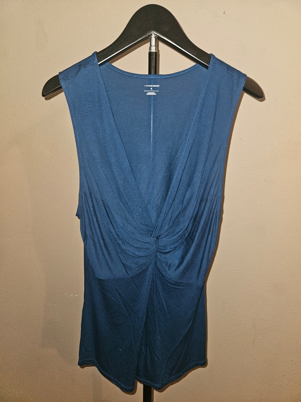 14th & Union Blue Twist-Front V-Neck Top